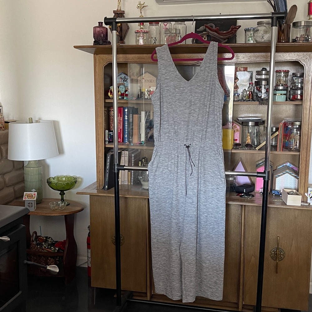 Old Navy Active “Breathe On” Sleeveless Jumpsuit | Heather Gray